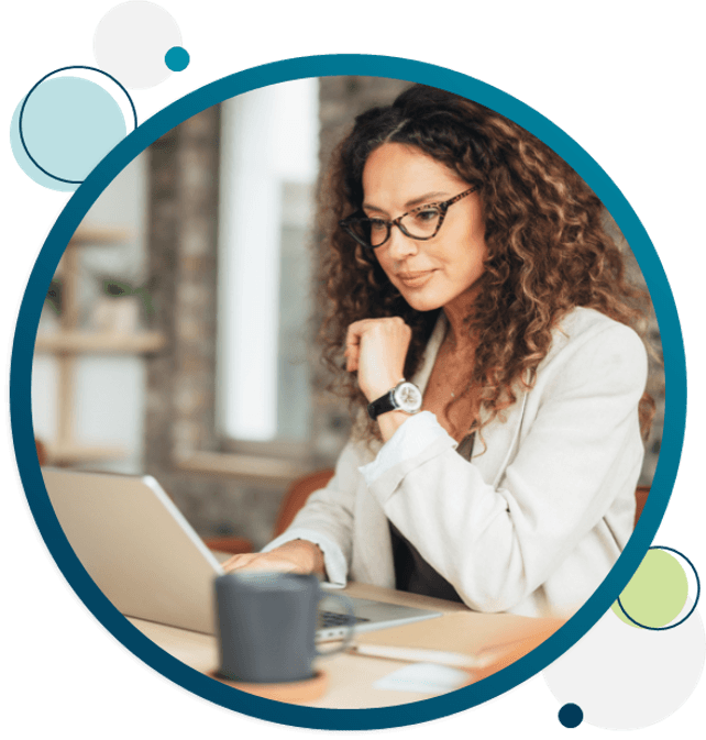 contact-center-platform-2B (1) woman using enterprise contact center platform